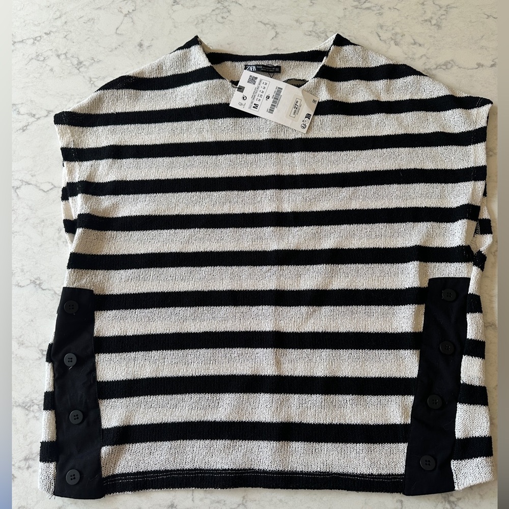 Zara Rustic Button T-Shirt in M - NWT